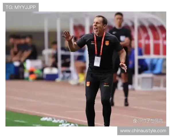 东亚杯临战主帅仍未定，久尔杰维奇待命成焦点(2)