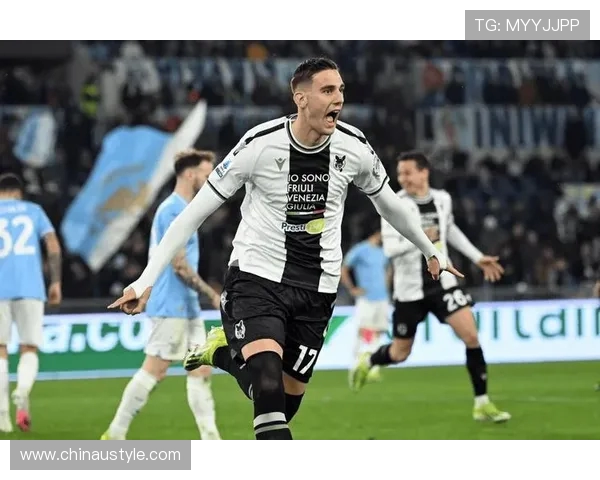 米兰锋线新援建议签国家队队友 热那亚铁卫明确表态:我哪儿也不去(3) 米兰锋线新援建议签国家队队友 热那亚铁卫明确表态:我哪儿也不去(3)